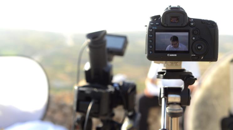 哪个网站制作广告片好？让极致互动影视制作公司来告诉你！